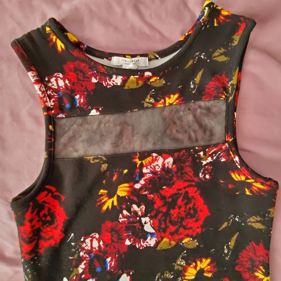 Sleeveless floral bodycon dress - Picture 2 of 5